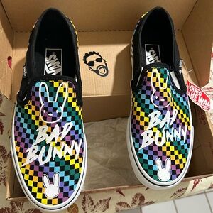 Vans size 8. Bad Bunny Personalized. NEW
